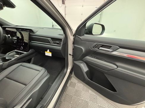 New 2026 GMC Terrain Elevation w/ Elevation Premium Package image 33