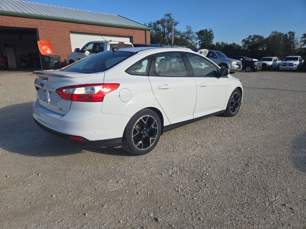 Used 2014 Ford Focus SE w/ Equipment Group 201A FWD image 8