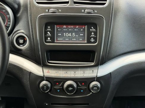 Used 2019 Dodge Journey SE w/ Premium Group FWD image 20