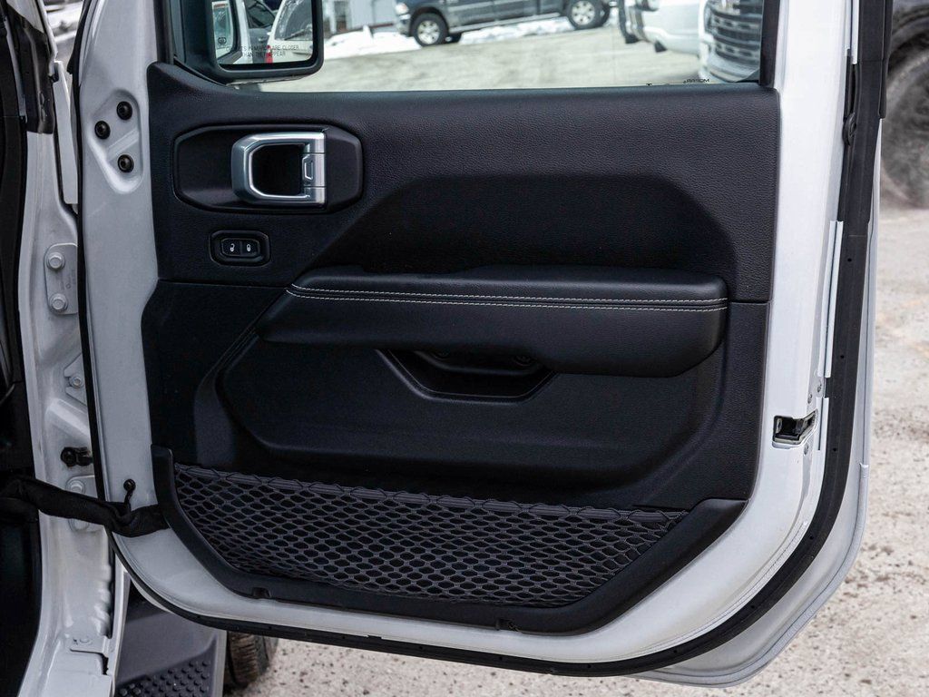 Used 2023 Jeep Wrangler Unlimited Sahara w/ Cold Weather Group AWD/4WD image 13