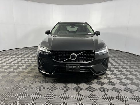 Used 2025 Volvo XC60 B5 Plus image 10