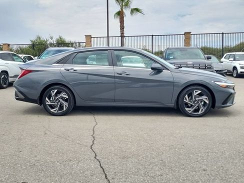 New 2026 Hyundai Elantra Limited FWD image 33