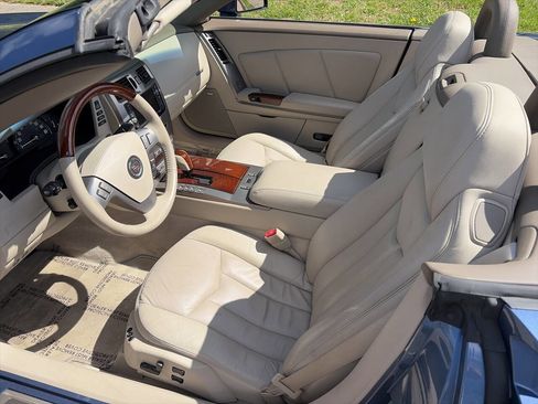 Used 2005 Cadillac XLR RWD image 29