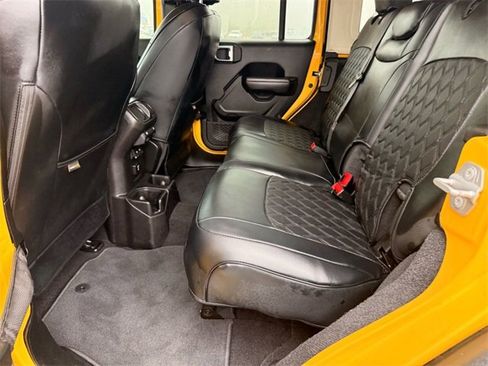 Used 2021 Jeep Wrangler Unlimited Rubicon w/ Cold Weather Group image 8