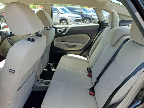 Used 2015 Ford Fiesta SE FWD image 9
