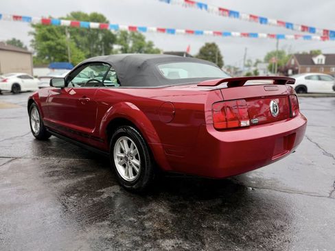 Used 2006 Ford Mustang Convertible RWD image 6