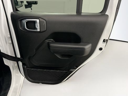 Used 2024 Jeep Wrangler Sport S image 30