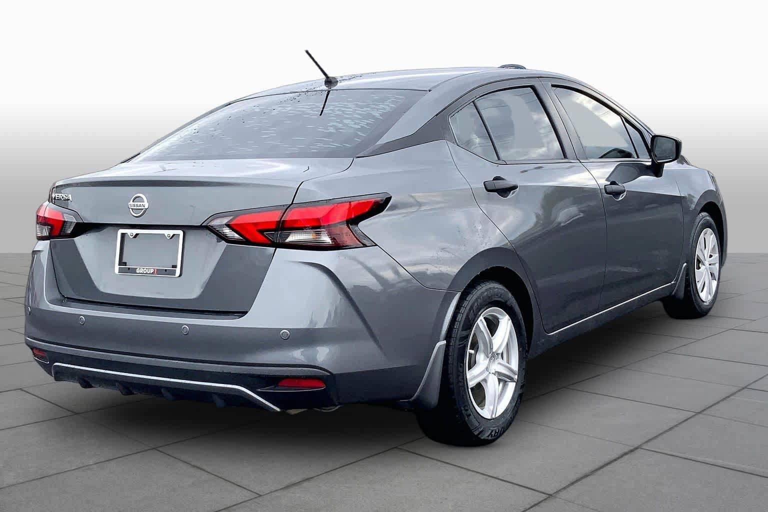 Used 2021 Nissan Versa S FWD image 13