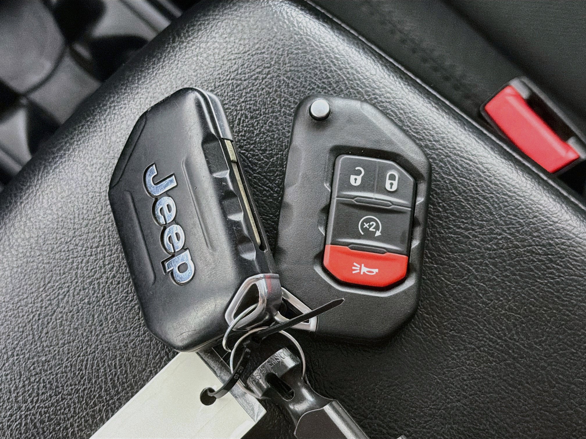 Used 2023 Jeep Wrangler Unlimited w/ Cold Weather Group AWD/4WD image 25