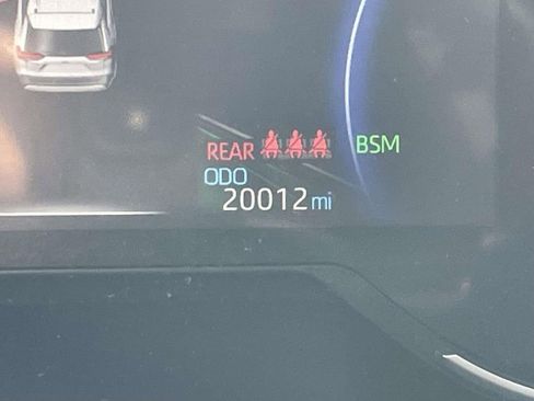 Used 2025 Toyota RAV4 XLE image 17