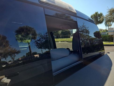 Used 2018 Toyota Tacoma SR5 image 39