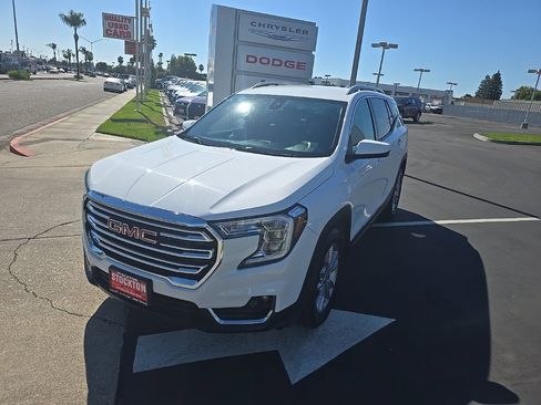 Used 2024 GMC Terrain SLT image 20
