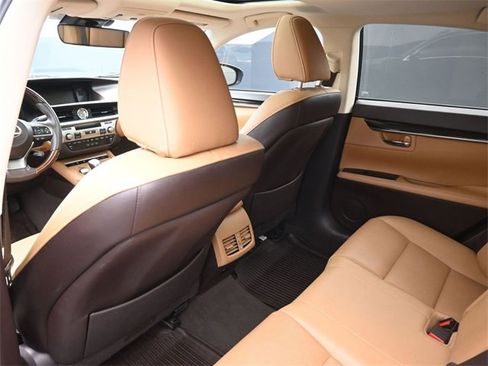 Used 2018 Lexus ES 350 image 12