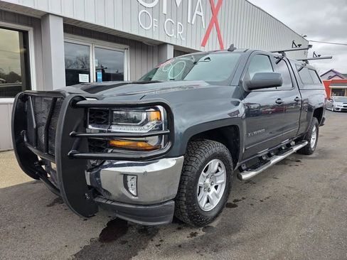 Used 2018 Chevrolet Silverado 1500 LT w/ All Star Edition image 4