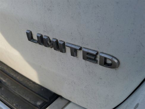 Used 2014 Jeep Grand Cherokee Limited w/ Luxury Group II image 5