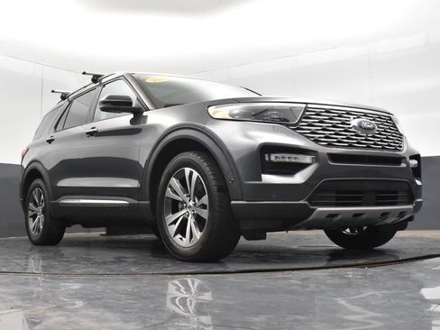 Used 2020 Ford Explorer Platinum w/ Premium Technology Package AWD/4WD image 23