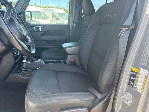 Used 2022 Jeep Wrangler Unlimited Sahara w/ Cold Weather Group AWD/4WD image 21
