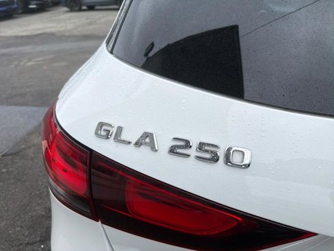 Used 2023 Mercedes-Benz GLA 250 4MATIC image 10