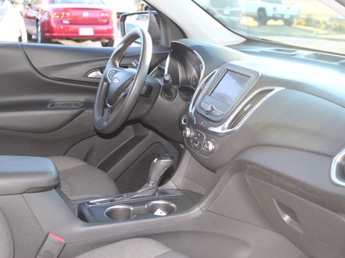 Used 2020 Chevrolet Equinox LT image 31