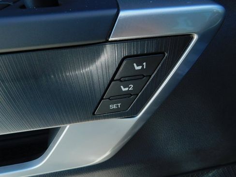 Used 2023 Toyota Tundra Platinum image 15