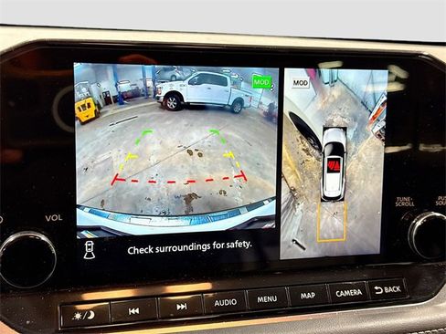 Used 2022 Nissan Rogue SL w/ SL Premium Package image 16