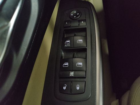 Used 2020 Jeep Cherokee Latitude image 27