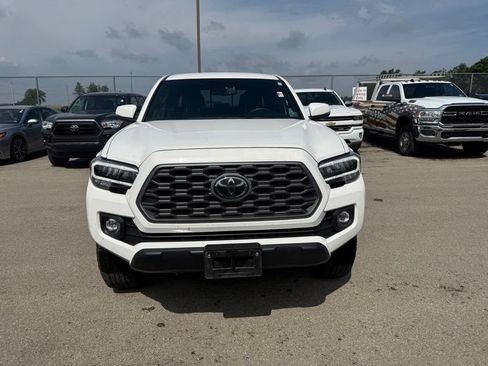 Used 2023 Toyota Tacoma TRD Off-Road AWD/4WD image 4