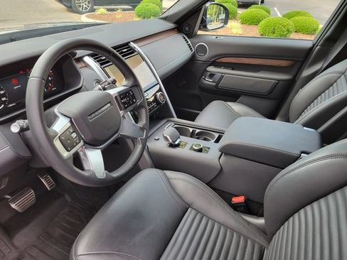 Used 2025 Land Rover Discovery Dynamic SE AWD/4WD image 26