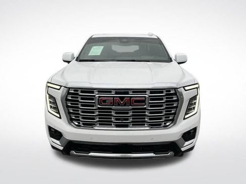 Used 2025 GMC Yukon Denali w/ Sun & Power Step Package AWD/4WD image 2