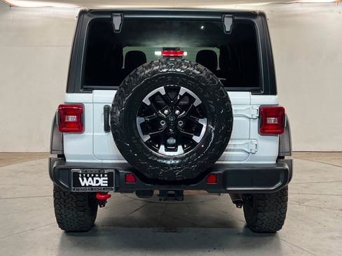 Used 2025 Jeep Wrangler Unlimited Rubicon AWD/4WD image 4