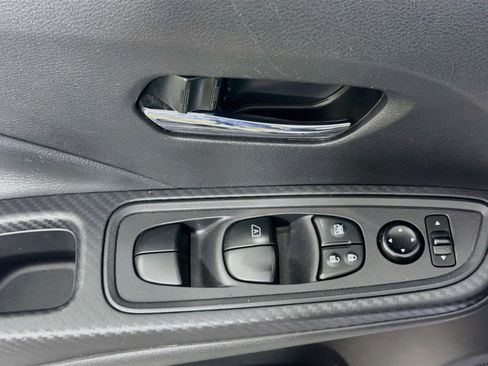 Used 2024 Nissan Versa SV FWD image 15