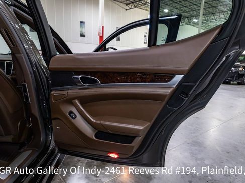 Used 2016 Porsche Panamera 4S AWD/4WD image 38