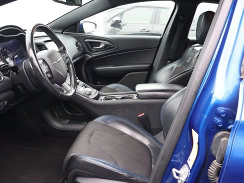 Used 2016 Chrysler 200 S w/ Comfort Group AWD/4WD image 10
