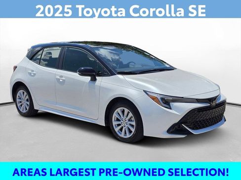 Certified 2025 Toyota Corolla SE w/ SE Package FWD image 3