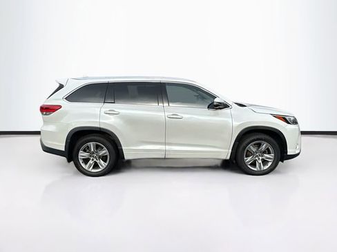 Used 2019 Toyota Highlander Limited Platinum image 9