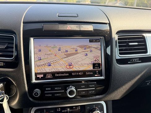 Used 2014 Volkswagen Touareg VR6 AWD/4WD image 14