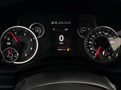 Used 2024 RAM 3500 Tradesman w/ Chrome Appearance Group AWD/4WD image 9