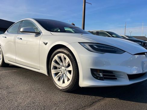 Used 2019 Tesla Model S Long Range image 10