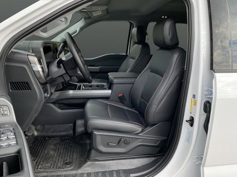 New 2026 Ford F250 Lariat w/ FX4 Off-Road Package image 4