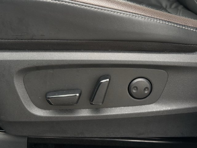 Used 2025 Nissan Pathfinder Platinum w/ Cargo Package FWD image 28