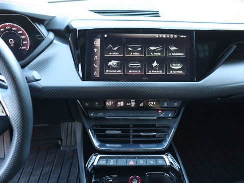 Used 2022 Audi e-tron GT Prestige w/ Prestige Package image 28