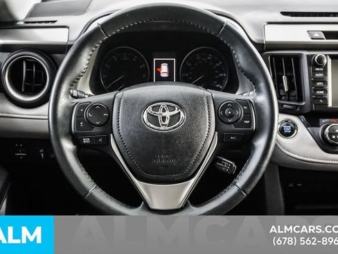 Used 2018 Toyota RAV4 XLE AWD/4WD image 25