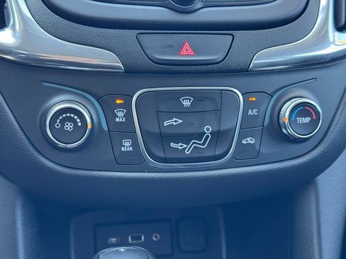 Used 2019 Chevrolet Equinox LT FWD image 22