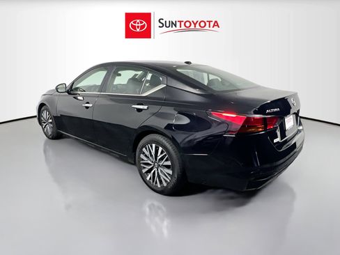 Used 2024 Nissan Altima 2.5 SV FWD image 6