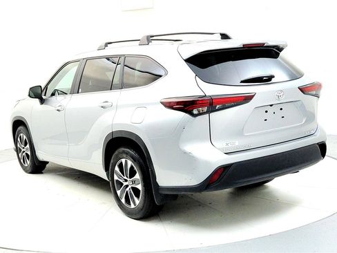 Certified 2024 Toyota Highlander XLE image 4