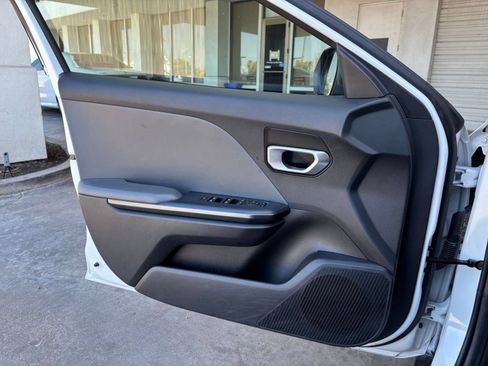 Used 2025 Kia K4 FWD image 18
