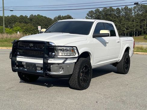 Used 2014 RAM 1500 Laramie w/ Convenience Group AWD/4WD image 2