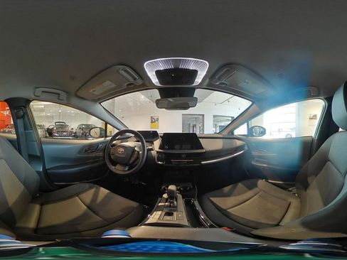 Used 2025 Toyota Prius LE image 42