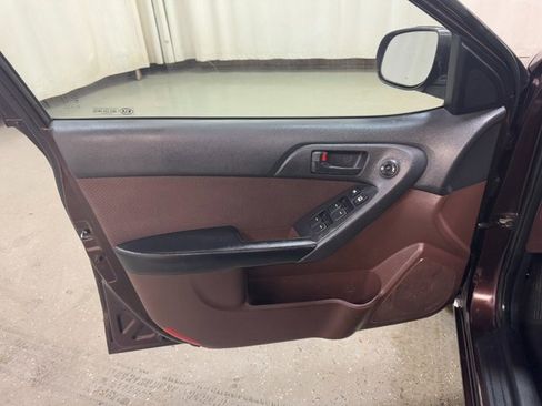 Used 2010 Kia Forte EX image 11