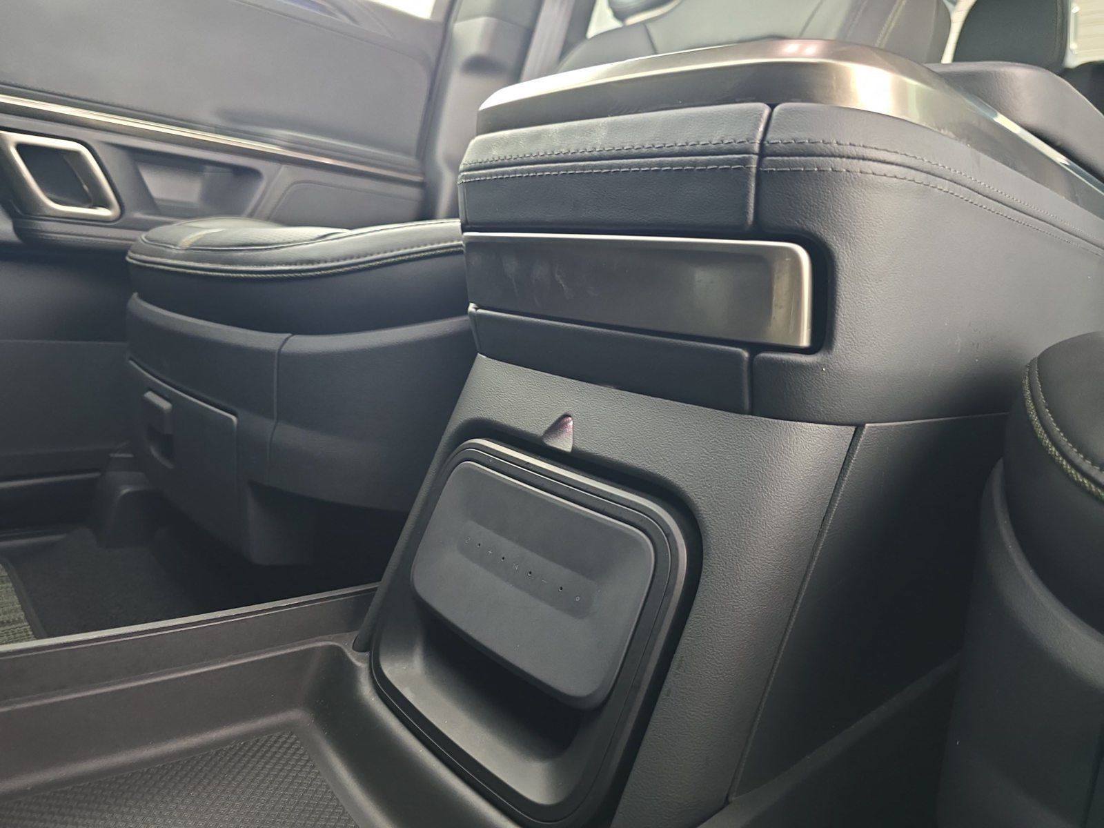 Used 2022 Rivian R1T Launch Edition AWD/4WD image 31